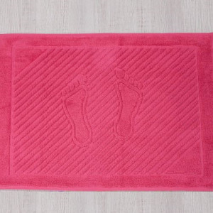 Полотенце для ванной с рисунком ножки малиновое 50х70